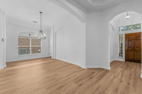 551 Middle CRK, Buda, TX 78610