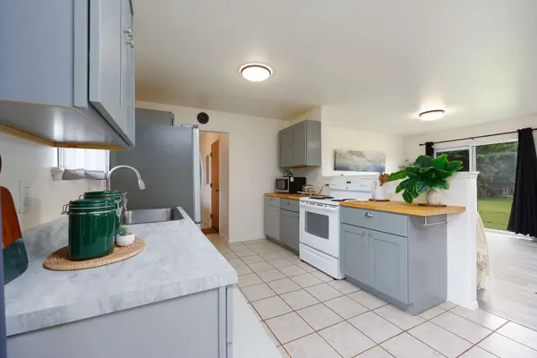 64-952 MAMALAHOA HIGHWAY, Kamuela, HI 96743