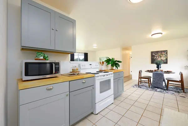 64-952 MAMALAHOA HIGHWAY, Kamuela, HI 96743