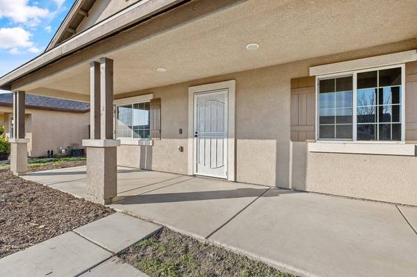 1814 Hermosa Avenue, Tulare, CA 93274