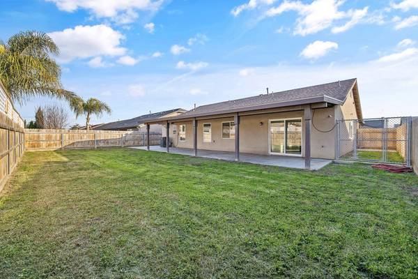 1814 Hermosa Avenue, Tulare, CA 93274
