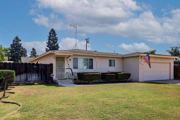 3504 S Dollner ST, Visalia, CA 93277