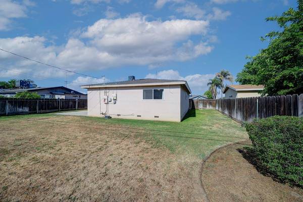3504 S Dollner ST, Visalia, CA 93277