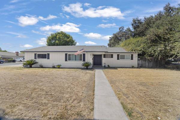 1611 S Giddings Street, Visalia, CA 93277