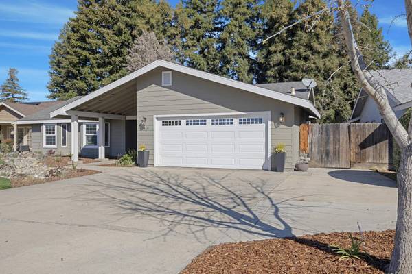 2418 E Princeton Avenue, Visalia, CA 93292