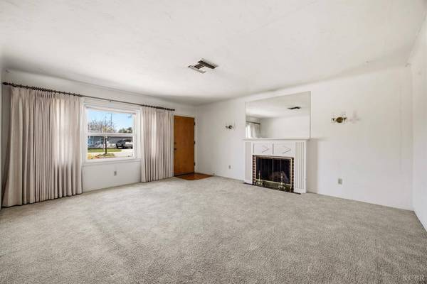2080 McKinley Avenue, Hanford, CA 93230