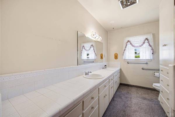 2080 McKinley Avenue, Hanford, CA 93230