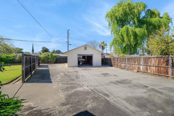 2080 Mckinley Avenue, Hanford, CA 93230