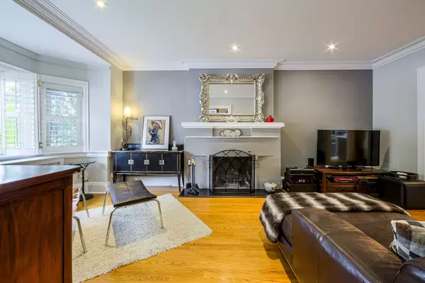 Toronto, ON M5N 1J9,413 Roselawn Ave