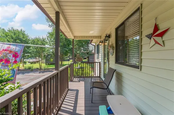 617 Alan DR, Yadkinville, NC 27055