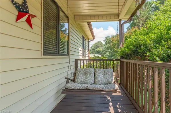 617 Alan DR, Yadkinville, NC 27055