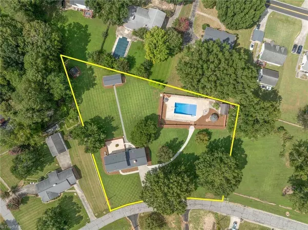 5111 Queensway RD, Winston-salem, NC 27127