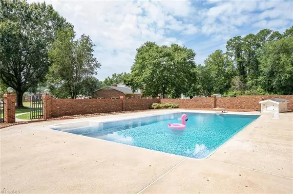 5111 Queensway RD, Winston-salem, NC 27127