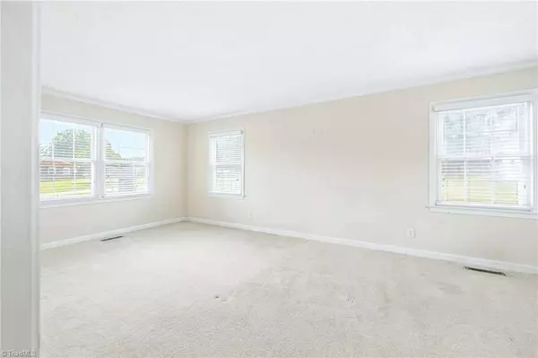 5111 Queensway RD, Winston-salem, NC 27127