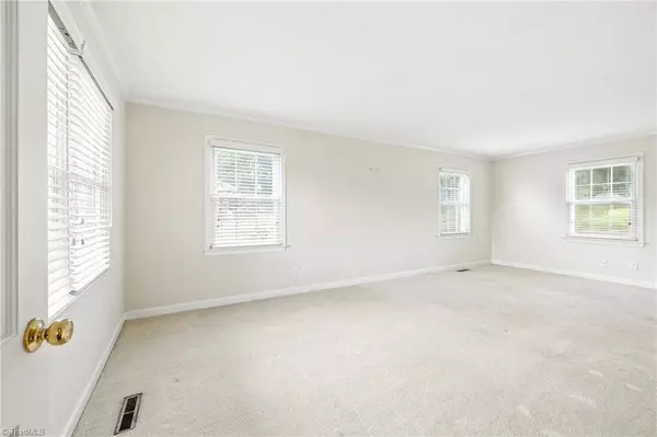 5111 Queensway RD, Winston-salem, NC 27127