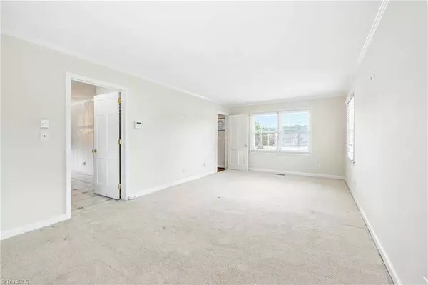 5111 Queensway RD, Winston-salem, NC 27127