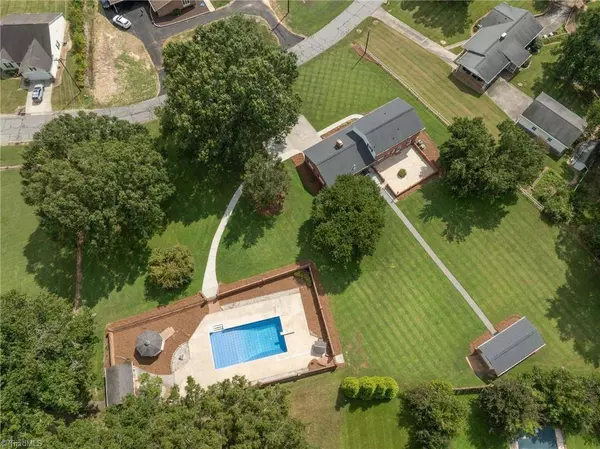 5111 Queensway RD, Winston-salem, NC 27127