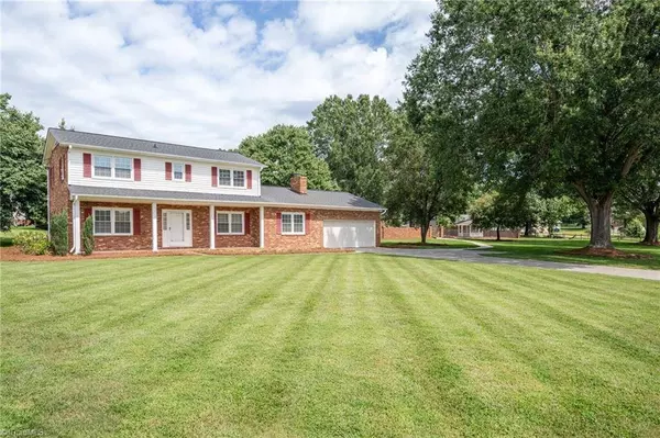 5111 Queensway RD, Winston-salem, NC 27127