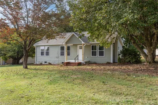 106 Barker ST, Randleman, NC 27317