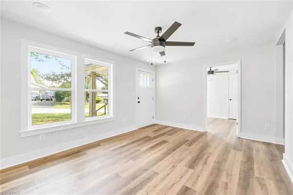 106 Barker ST, Randleman, NC 27317