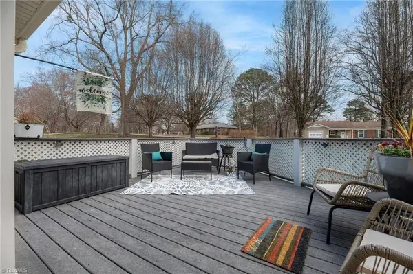 110 Summerglen DR, Lewisville, NC 27023