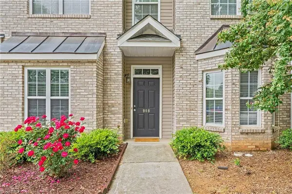 908 Windcastle LN, Winston-salem, NC 27105