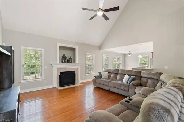 7084 Bridgewood RD, Clemmons, NC 27012