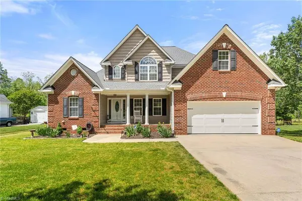 7084 Bridgewood RD, Clemmons, NC 27012