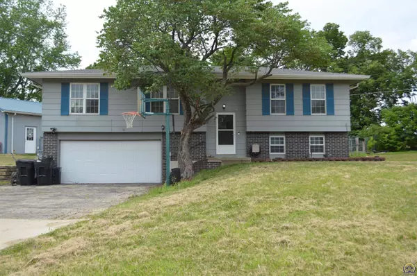 3848 SE 23rd TER, Topeka, KS 66605