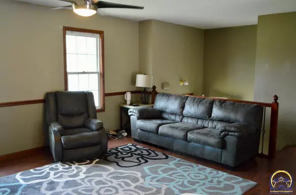 3848 SE 23rd TER, Topeka, KS 66605