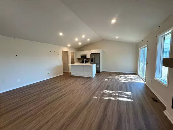 1000 Commons Court, Carlisle, IA 50047