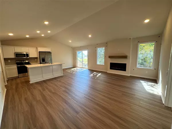 1000 Commons Court, Carlisle, IA 50047