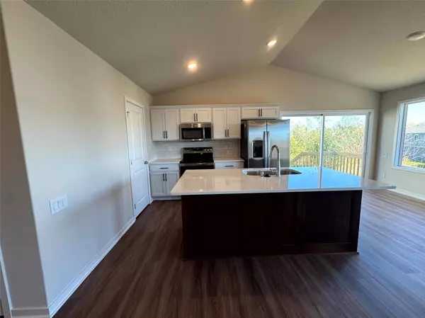 450 Commons Drive, Carlisle, IA 50047