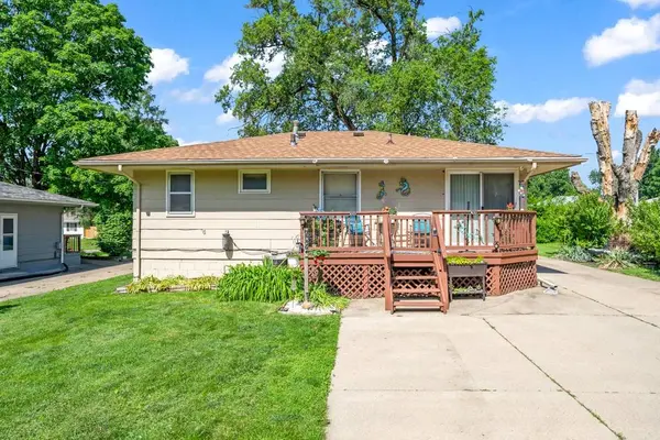 2425 E 42nd Street, Des Moines, IA 50317