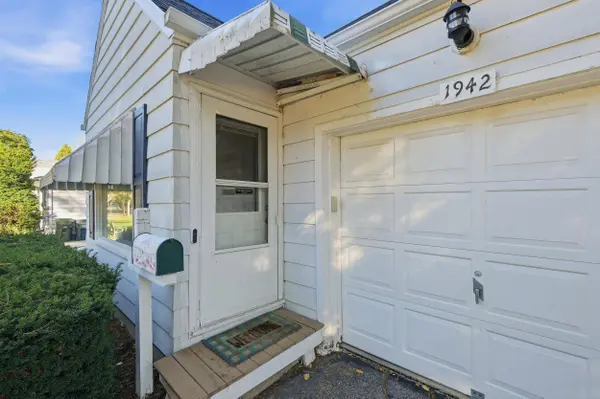 1942 Vahlen Street, Madison, WI 53704