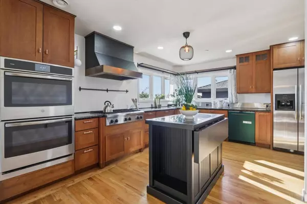 24927 2nd ST, Hayward, CA 94541