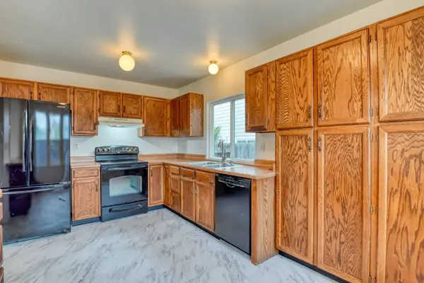 6815 Meadowwood PL, Colorado Springs, CO 80918