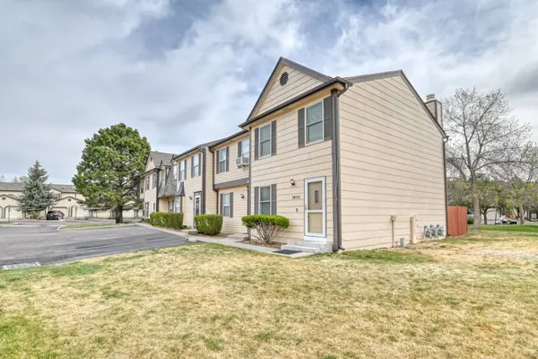 2450 Lexington Village LN, Colorado Springs, CO 80916