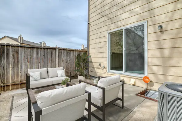 2450 Lexington Village LN, Colorado Springs, CO 80916