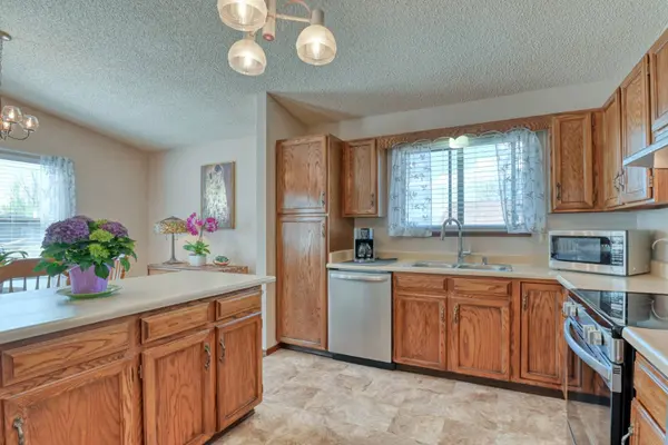 4775 W Old Farm CR, Colorado Springs, CO 80917