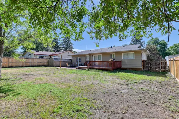 1518 Sanderson AV, Colorado Springs, CO 80915