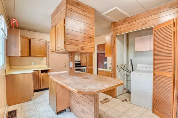 520 E Cheyenne RD, Colorado Springs, CO 80905