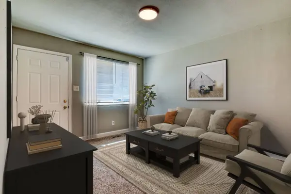 1733 Jerry Murphy RD, Pueblo, CO 81001