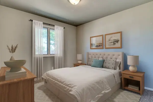 1733 Jerry Murphy RD, Pueblo, CO 81001