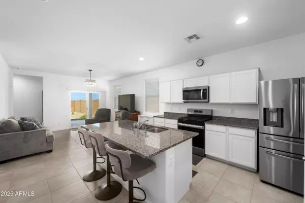 40060 W HILLMAN Drive, Maricopa, AZ 85138