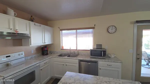 8146 W PINEVETA Drive, Arizona City, AZ 85123