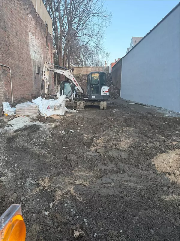 4740 White Plains RD, Bronx, NY 10470