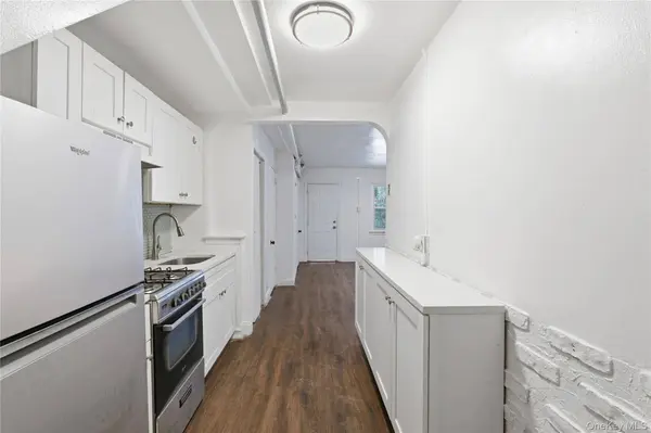 1042 E 233rd ST, Bronx, NY 10466