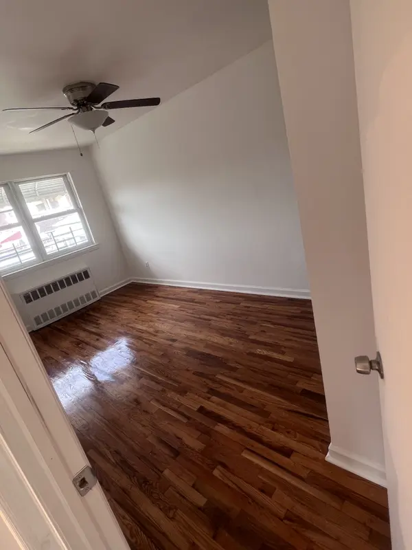 2033 Strang Ave #2, Bronx, NY 10466-2339