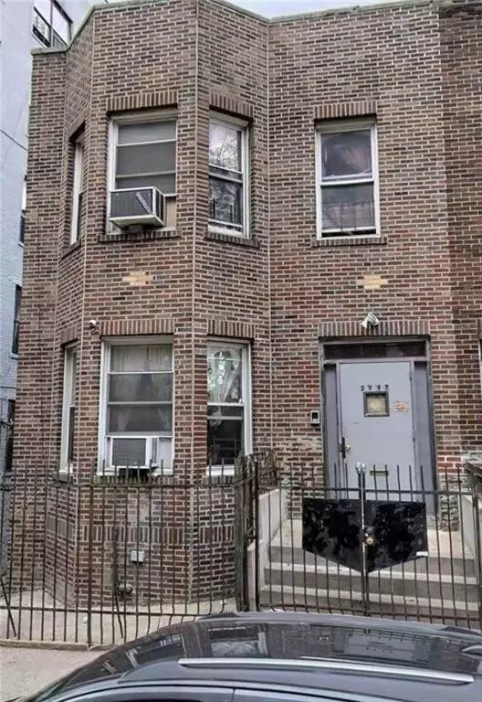 2017 Walton Ave, Bronx, NY 10453-4101